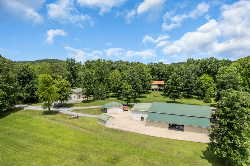 1532 Matlock Dr, Chapmansboro, TN 37035