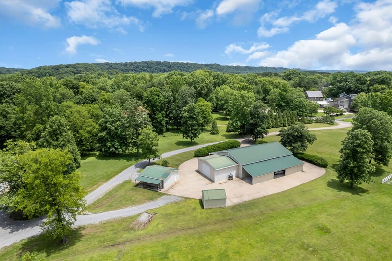 1532 Matlock Dr, Chapmansboro, TN 37035
