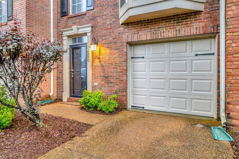 696 Huffine Manor Cir, Franklin, TN 37067