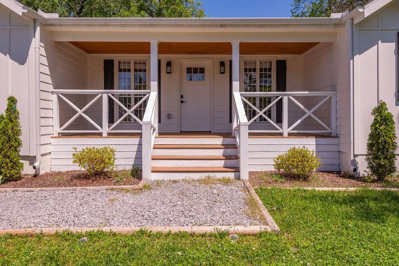 2013 Jones Cir, Nashville, TN 37207