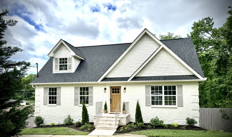 89 Vaden Dr, Nashville, TN 37211