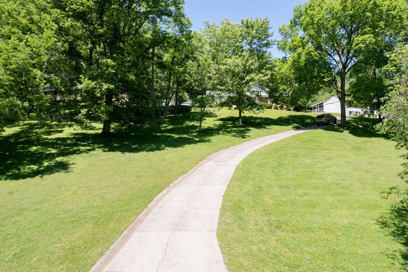 779 Rodney Dr, Nashville, TN 37205