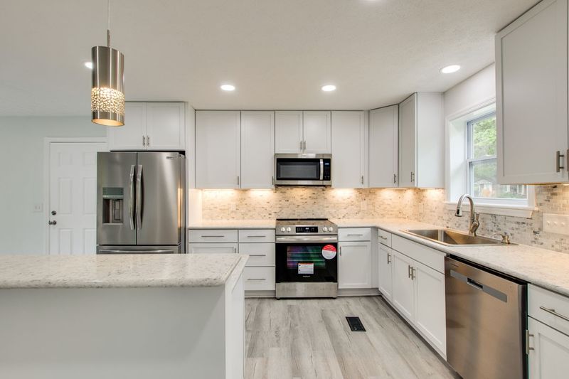 140 Orchard Valley Rd, Hendersonville, TN 37075