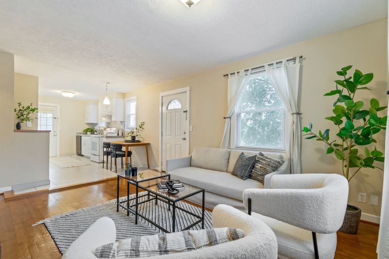 3810 Sentinel Dr, Nashville, TN 37209