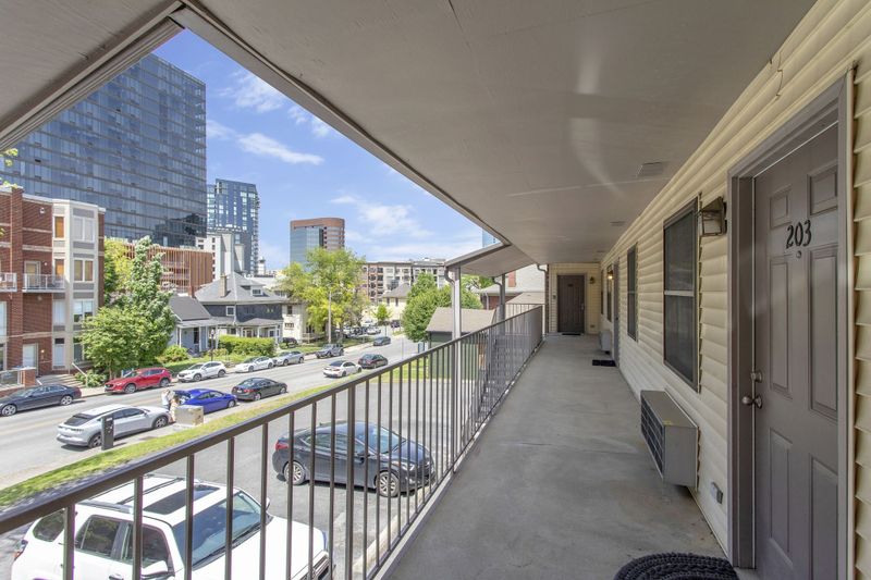 806 18th Ave S #203, Nashville, TN 37203