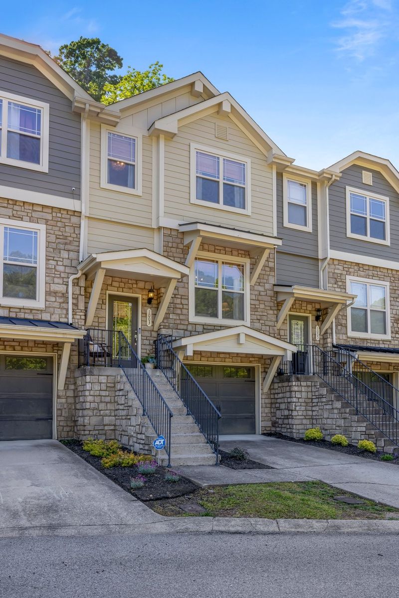1003 Woodbury Falls Dr, Nashville, TN 37221