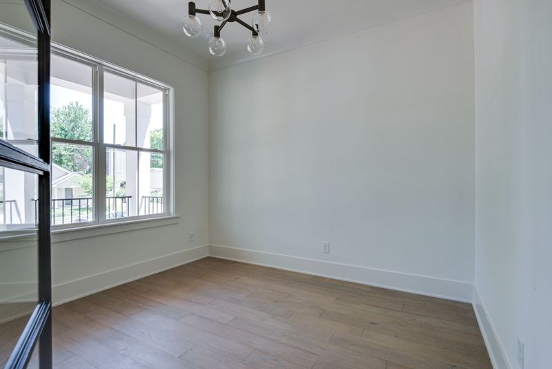 105 37th Ave N #A, Nashville, TN 37209