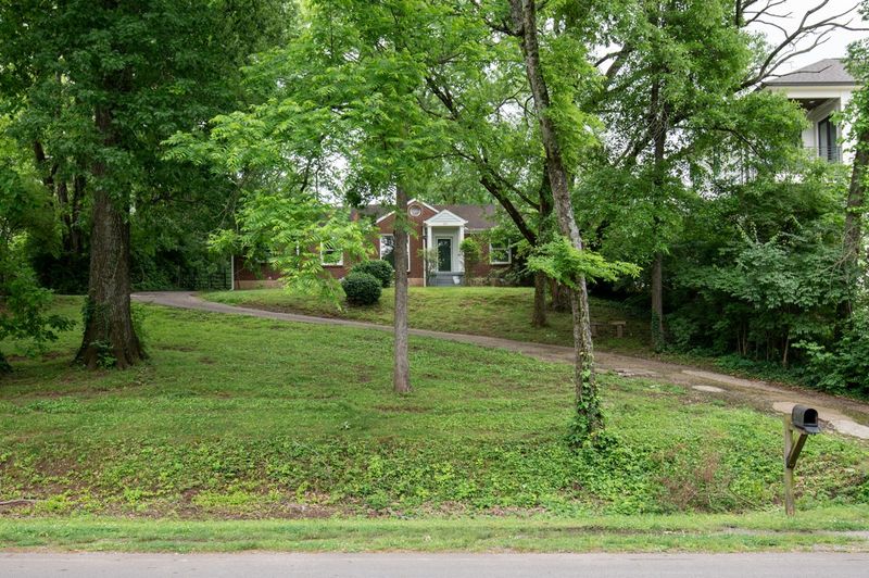 839 Battlefield Dr, Nashville, TN 37204
