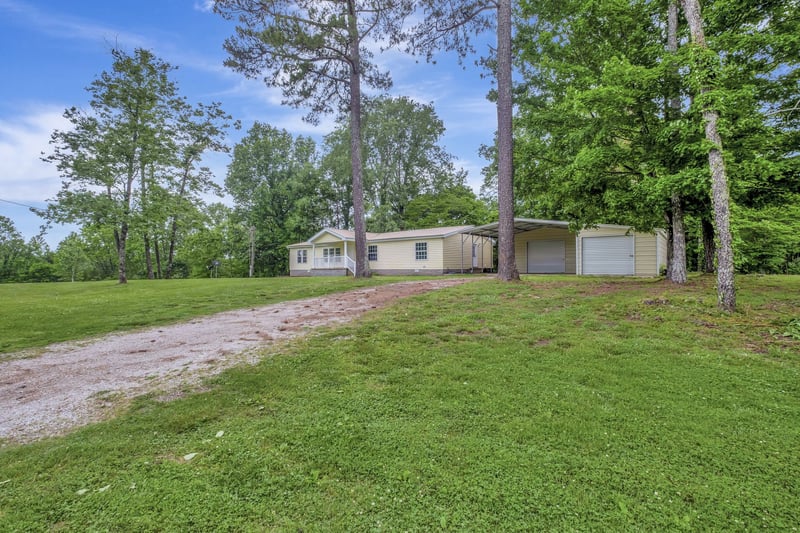 3923 Akin Ridge Rd, Williamsport, TN 38487