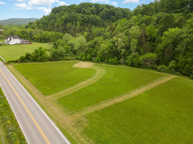 2615 Highway 25, Cottontown, TN 37048