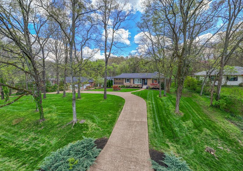 6705 Darden Pl, Nashville, TN 37205