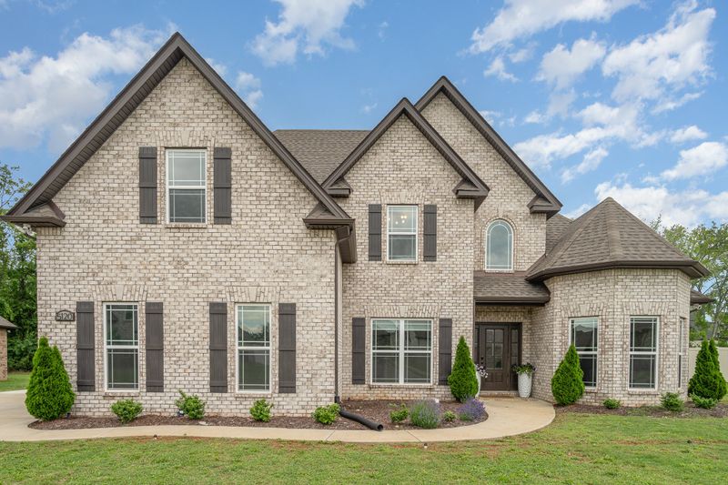 5120 Cedar Retreat Dr, Murfreesboro, TN 37129