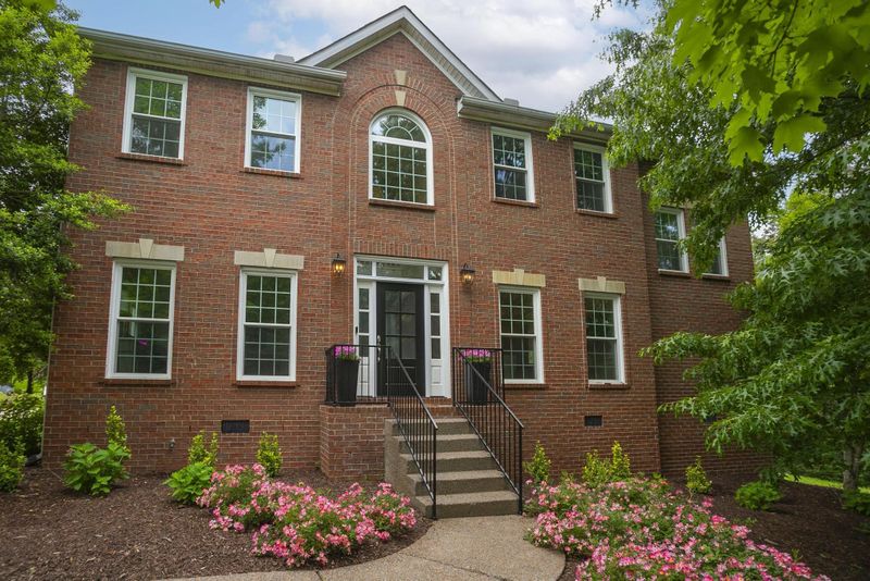 5512 Traceside Dr, Nashville, TN 37221