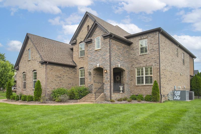 100 Berryview Ct, Hendersonville, TN 37075