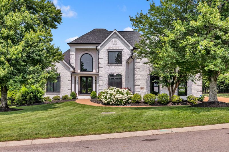 233 Gardenridge Dr, Franklin, TN 37069
