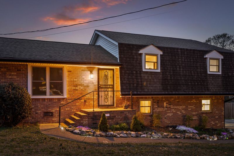 385 E Sharon Cir, Ringgold, GA 30736