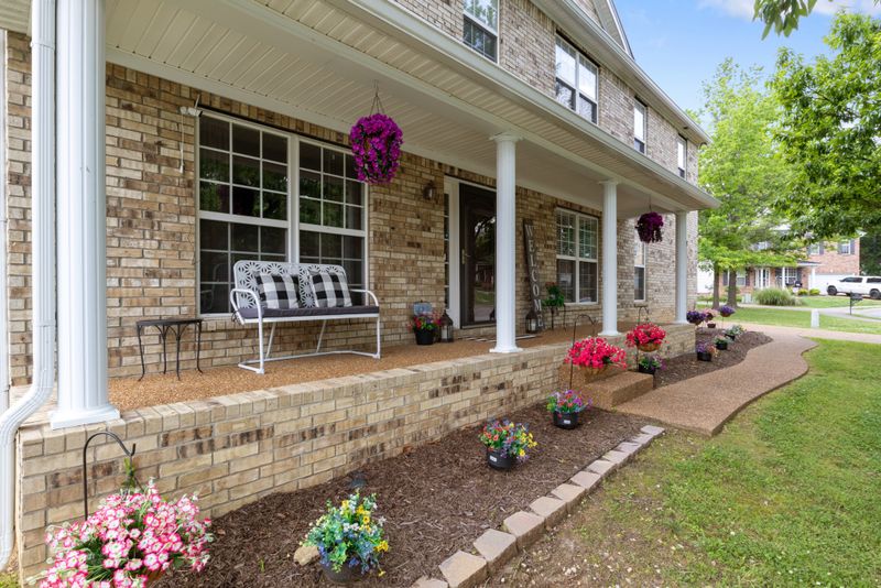 4001 Lattigo Ct, Spring Hill, TN 37174