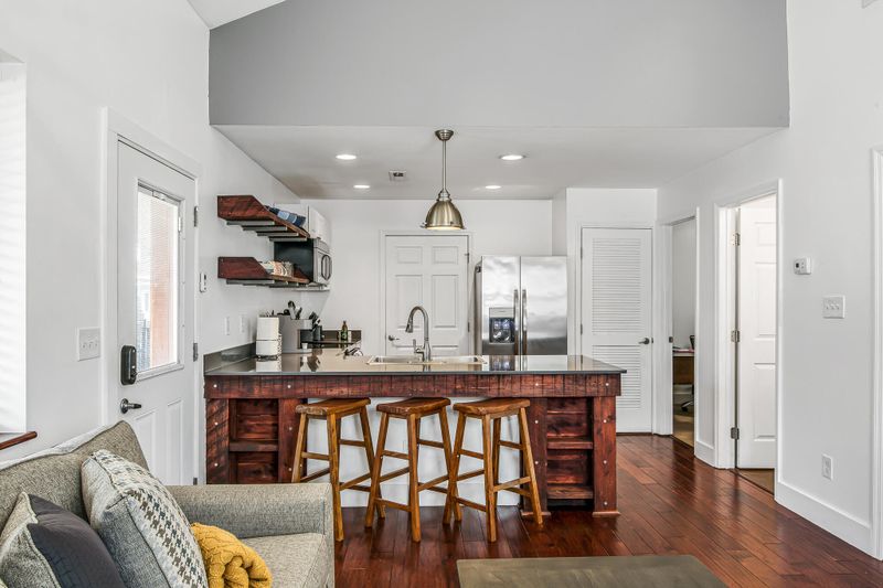 919 Jackson St, Nashville, TN 37208