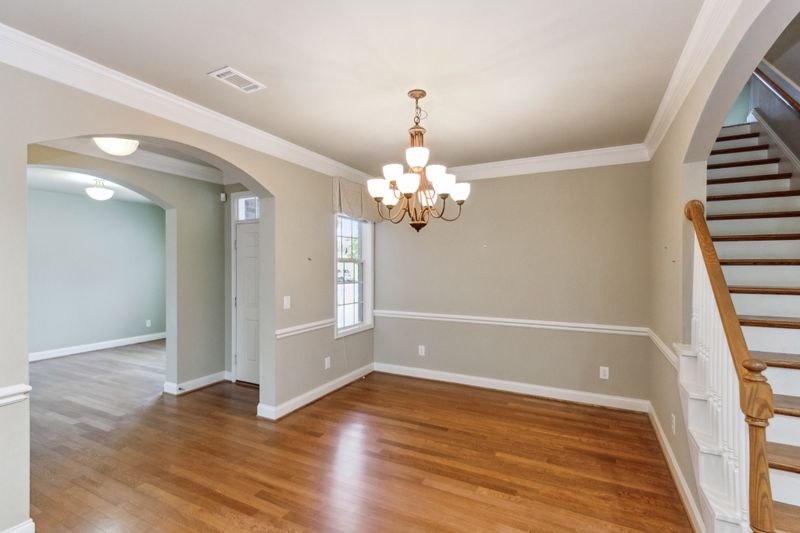 1011 Larkwood Dr, Hermitage, TN 37076
