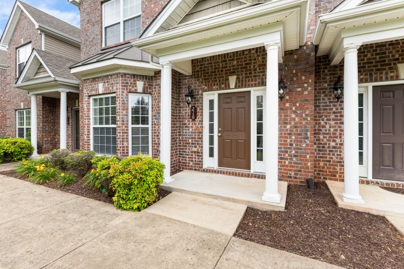 216 Rowlette Cir, Murfreesboro, TN 37127