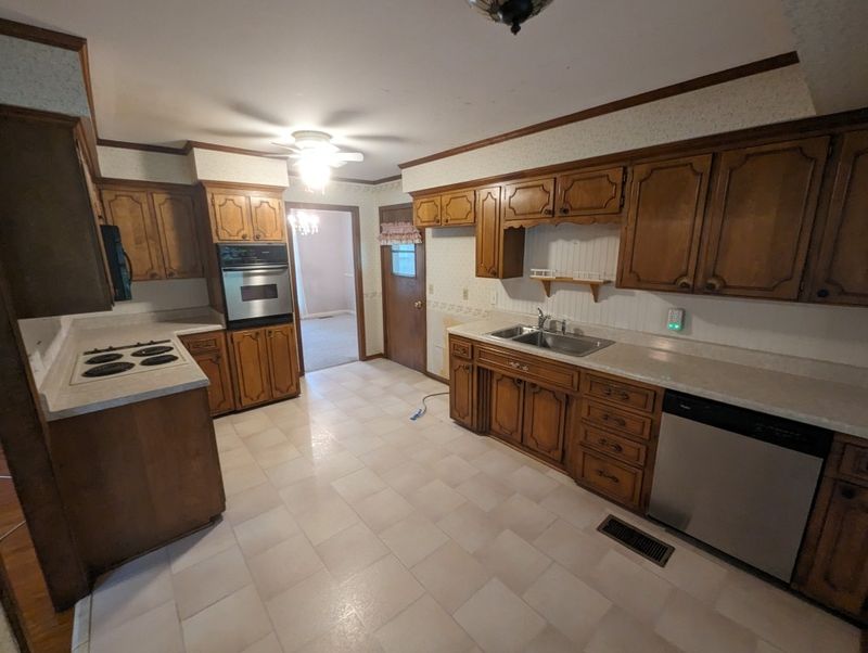 140 Savely Dr, Hendersonville, TN 37075