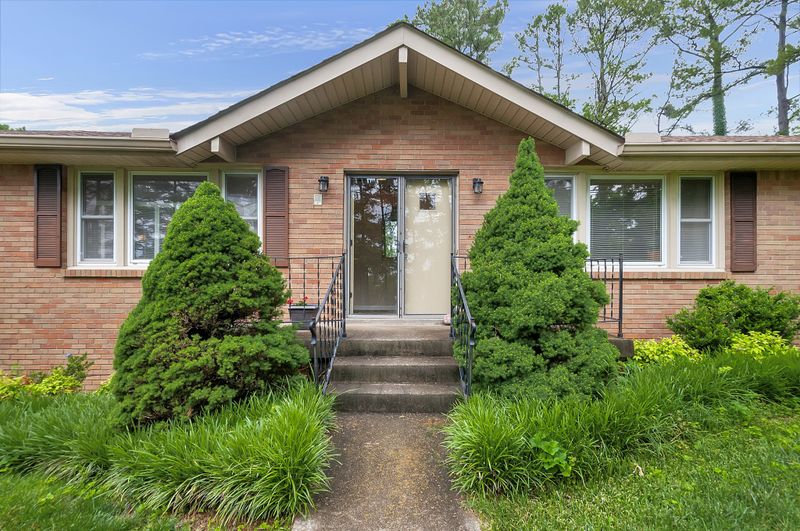 7400 Stacy Dr, Nashville, TN 37221