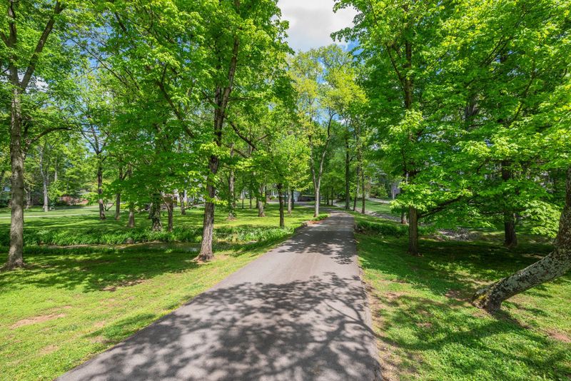 3920 Wallace Ln, Nashville, TN 37215
