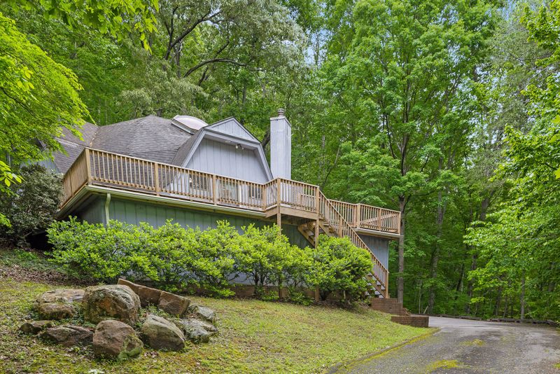 555 Lake Hills Dr, Trenton, GA 30752