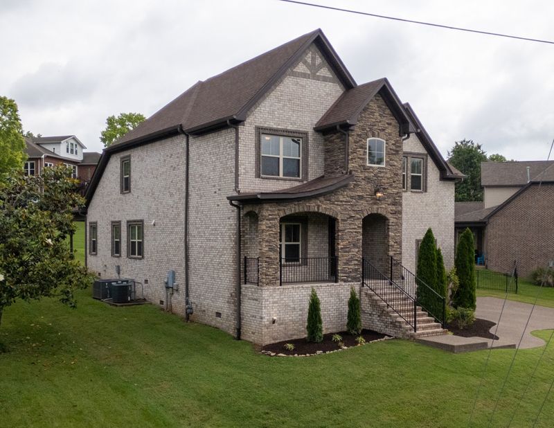 115 Caudill Dr, Hendersonville, TN 37075