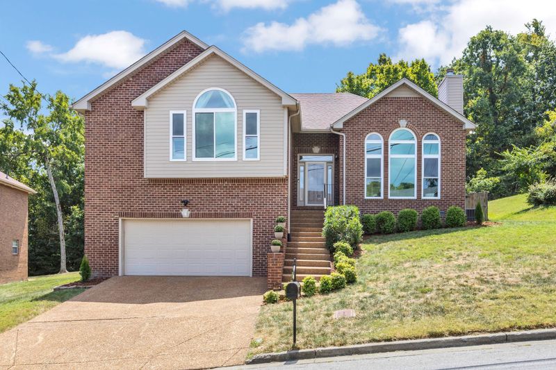 6660 Sugar Valley Dr, Nashville, TN 37211