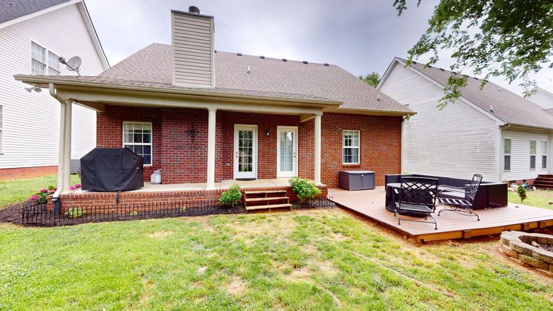 2389 Oak Hill Dr, Murfreesboro, TN 37130