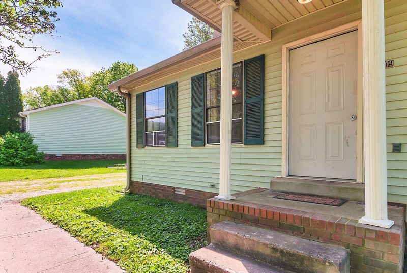 1609 Williamson Dr, Columbia, TN 38401