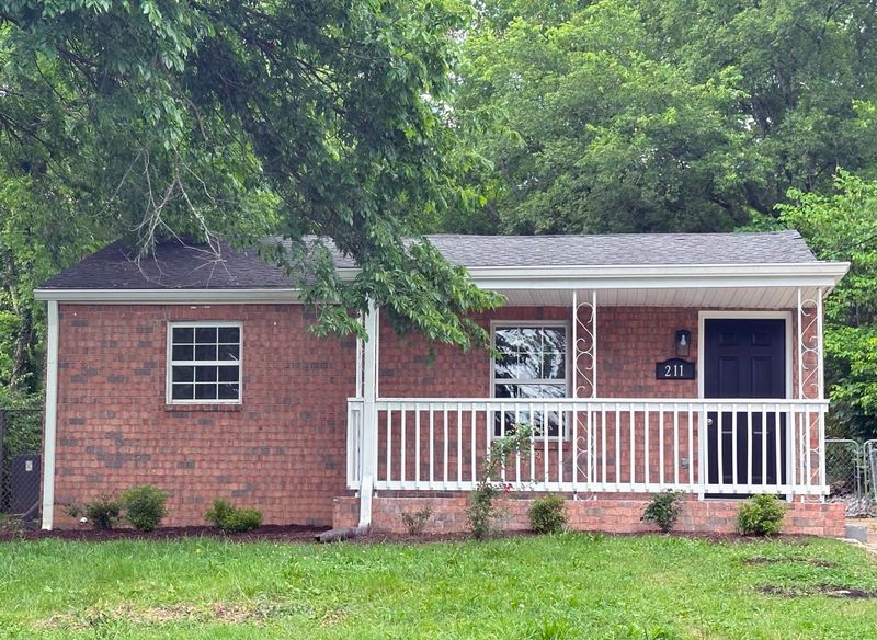 211 Hart Ln, Nashville, TN 37207