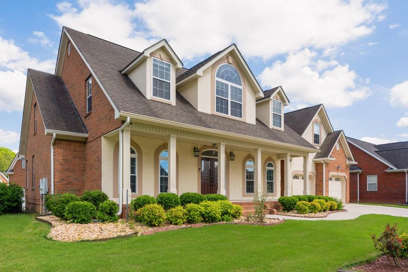 328 Champagne Cir, Ringgold, GA 30736