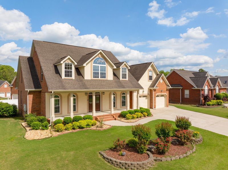 328 Champagne Cir, Ringgold, GA 30736