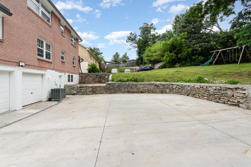222 Wallace Rd, Nashville, TN 37211