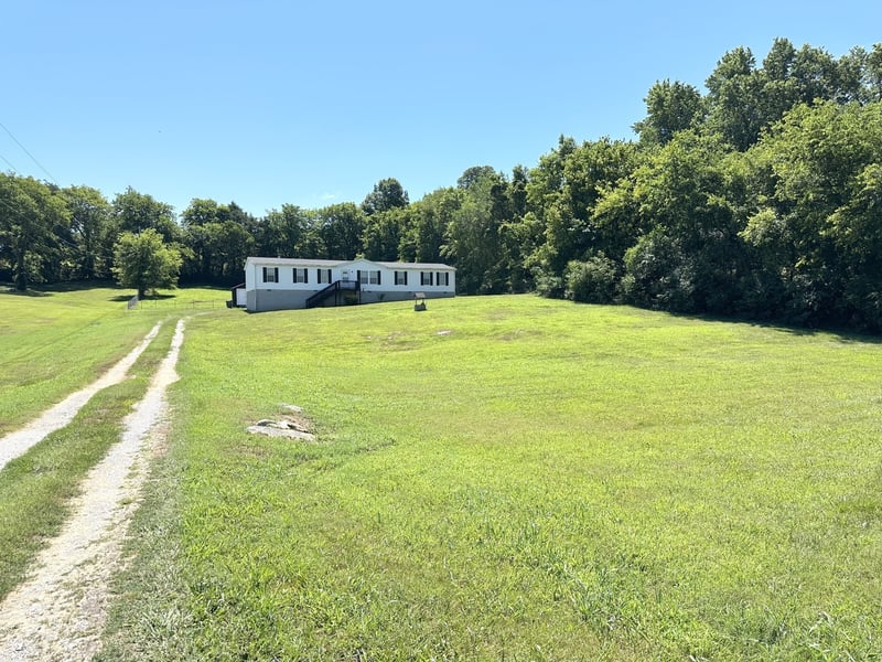 171 Maple St, Gordonsville, TN 38563