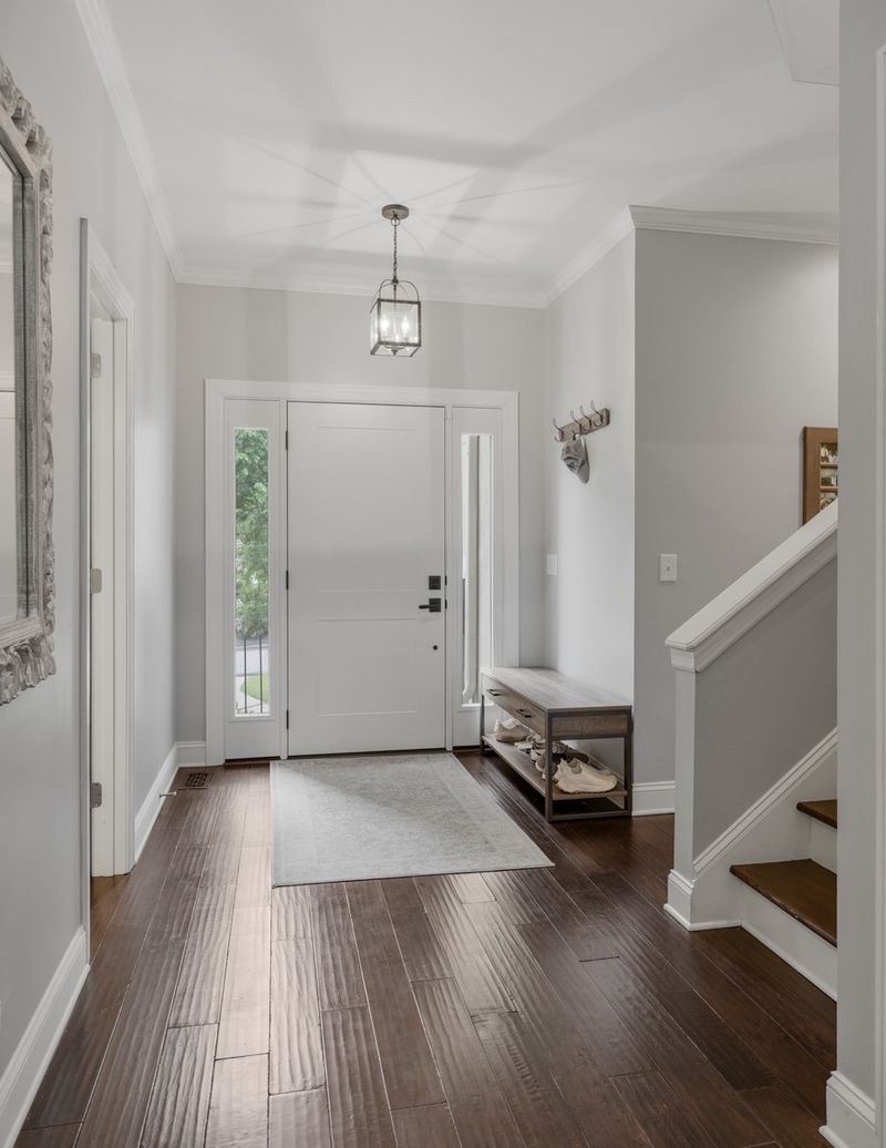 2432 Devon Valley Dr, Nashville, TN 37221