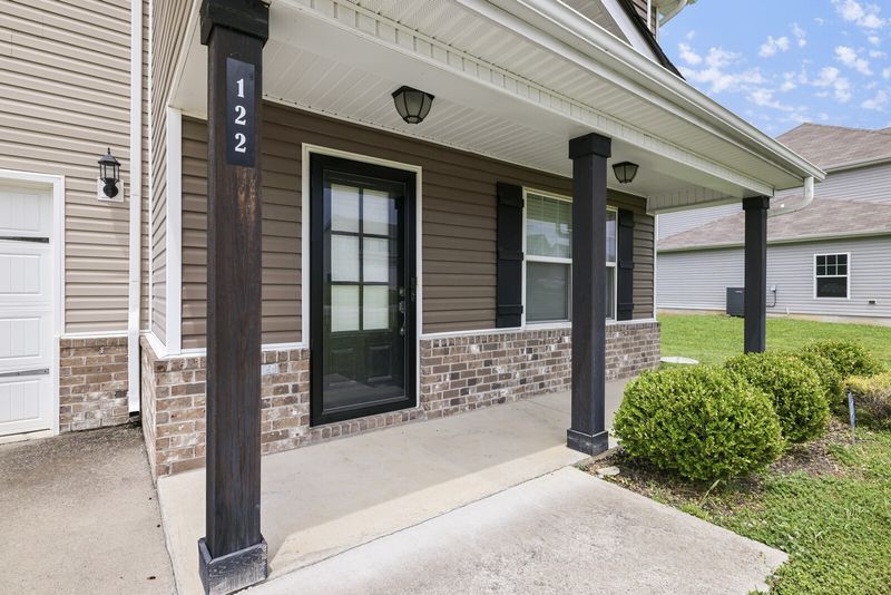 122 Chyntara Dr, La Vergne, TN 37086