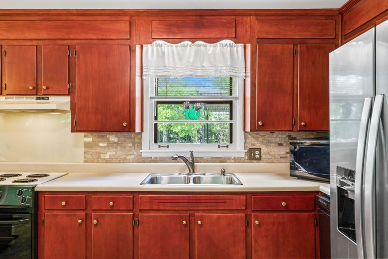 327 Glenpark Dr, Nashville, TN 37217
