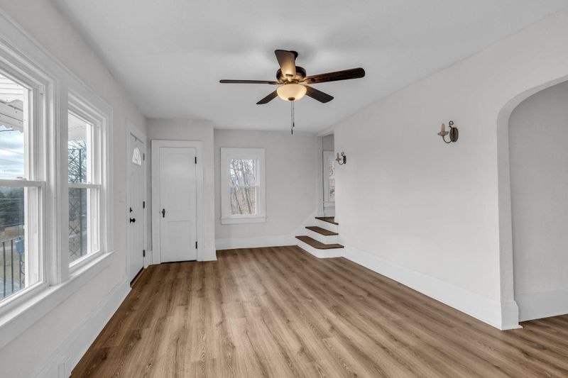 225 Longview Dr, Rossville, GA 30741