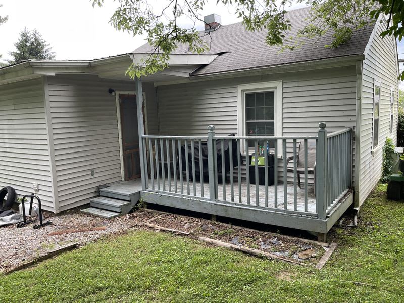 923 E Valley Dr, Columbia, TN 38401