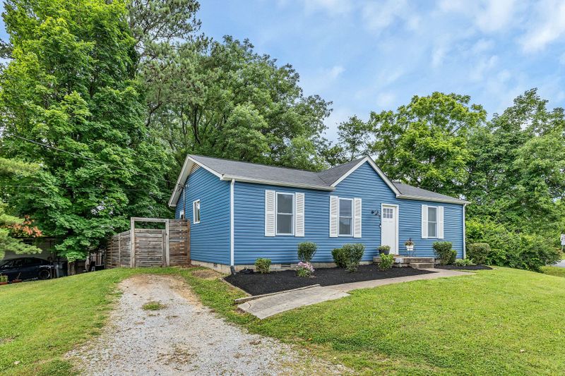 201 Flora Maxwell Rd, Nashville, TN 37211
