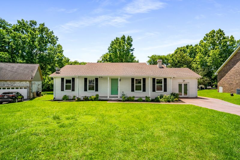 4856 Indian Summer Dr, Nashville, TN 37207