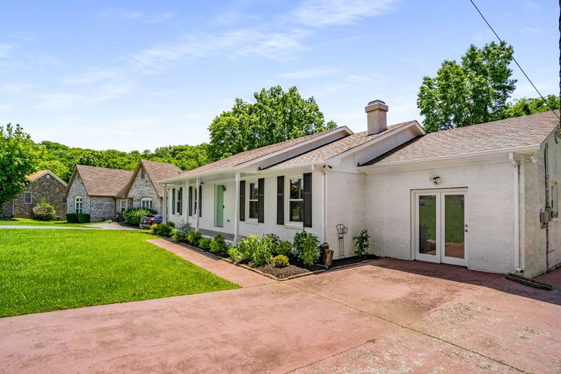 4856 Indian Summer Dr, Nashville, TN 37207