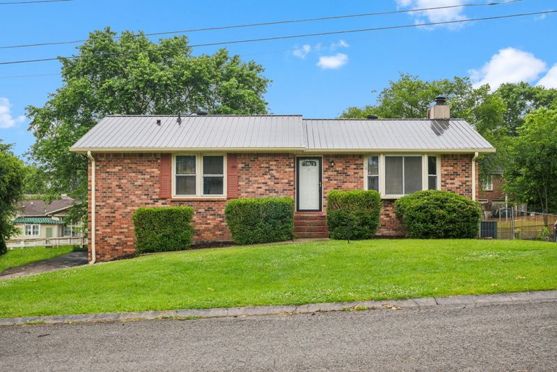 103 Valley View Ct, Hendersonville, TN 37075