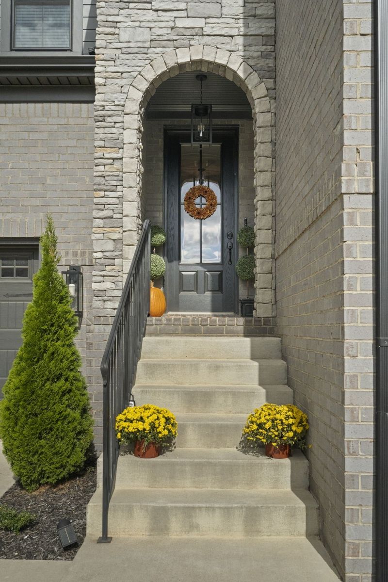 202 Woodhall Ct, White House, TN 37188