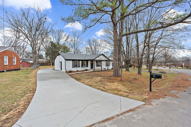 614 Dunston Dr, Nashville, TN 37211
