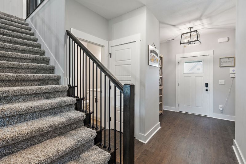 1118 Johnson St, Burns, TN 37029