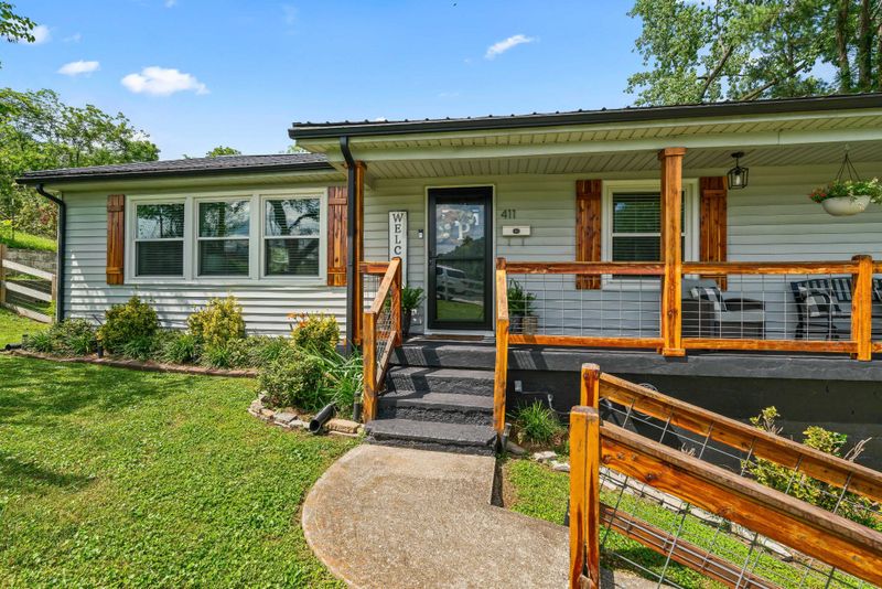 411 College Ave E, Carthage, TN 37030